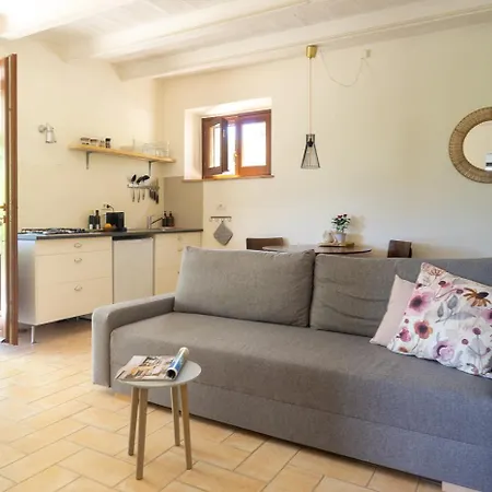 Rosa Nel Pozzo And Apartmán *